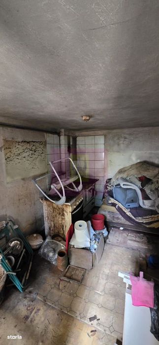 Casa batraneasca cu teren de vanzare in Busteni
