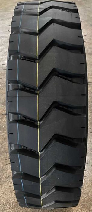 12:00R20 ROADSTAR yuk mashinalari uchun sifatli balon sotiladi.