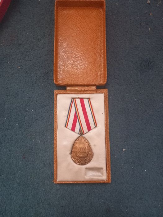 Vând embleme de colectie