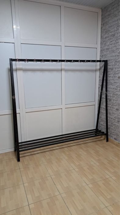 Вешалка в гардероб