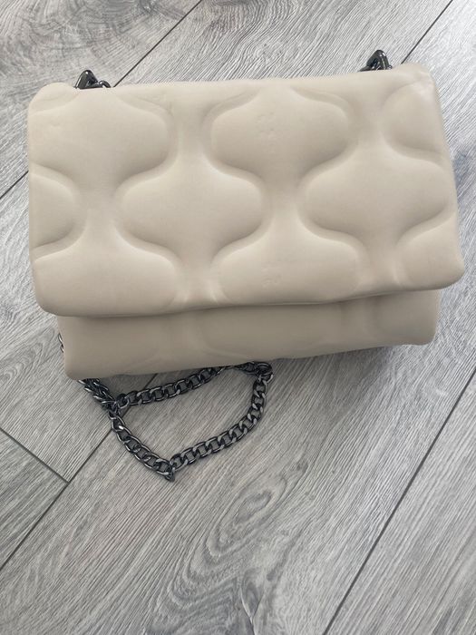 Дамска чанта бежева Reserved