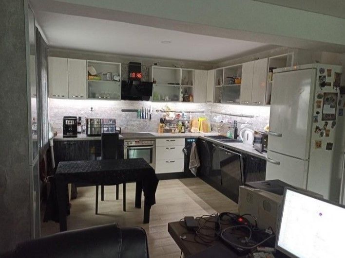 Продава се Многостаен апартамент в София, Малинова долина - 150 кв.м за 2014 €/кв.м - Снимка #2