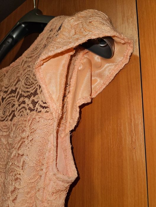 Roșie scurtă de seară