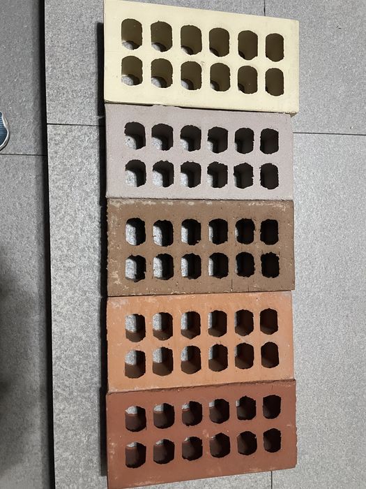 Vand caramida aparenta