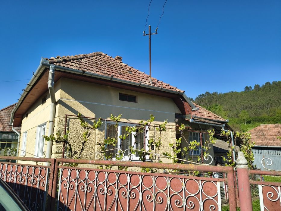 Casă de vânzare în Porumbeni – liniște, natură și confort, la doar ~20 minute de Târgu Mureș