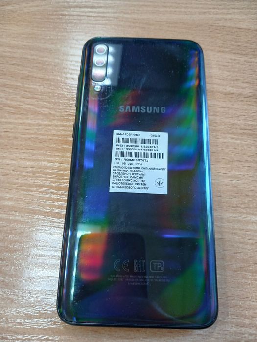 Телефон Samsung A70