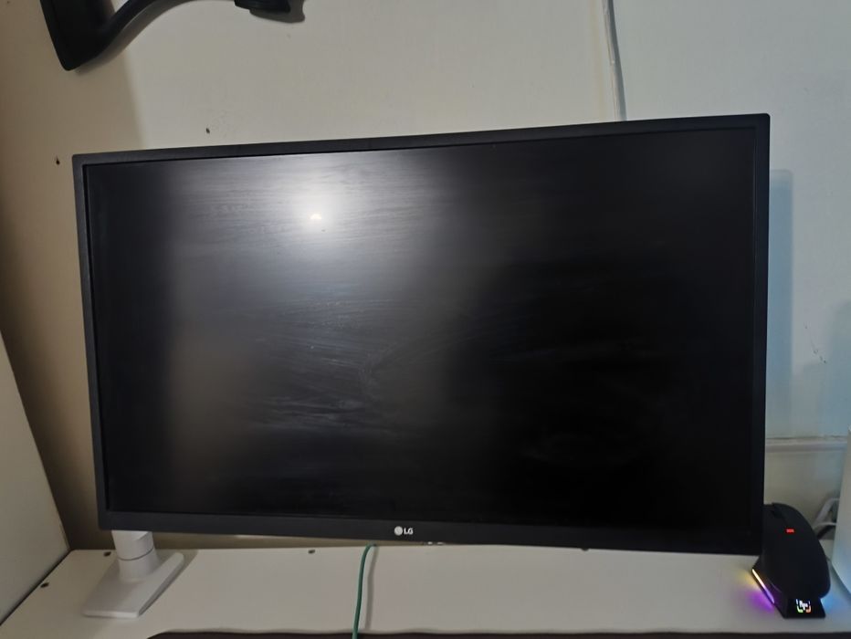 Монитор от компаний LG