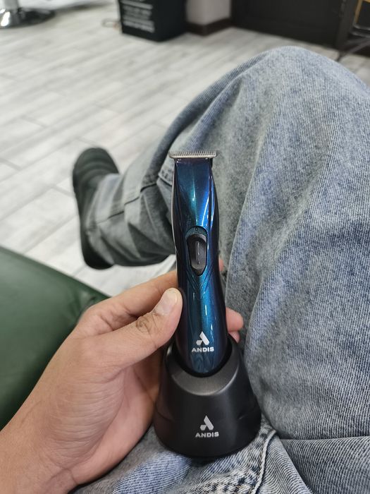 Триммер для окантовки для стрижки.