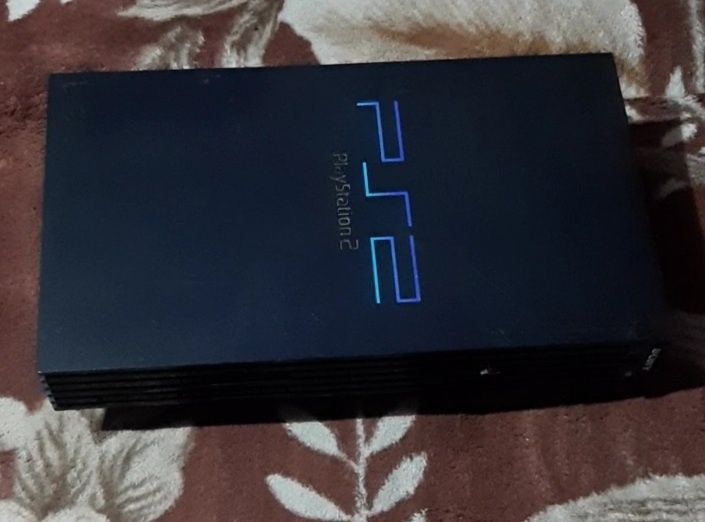 Vând PlayStation 2 fat în stare bună ps2