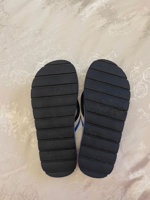 Papuci noi Tommy Hilfiger marimea 30