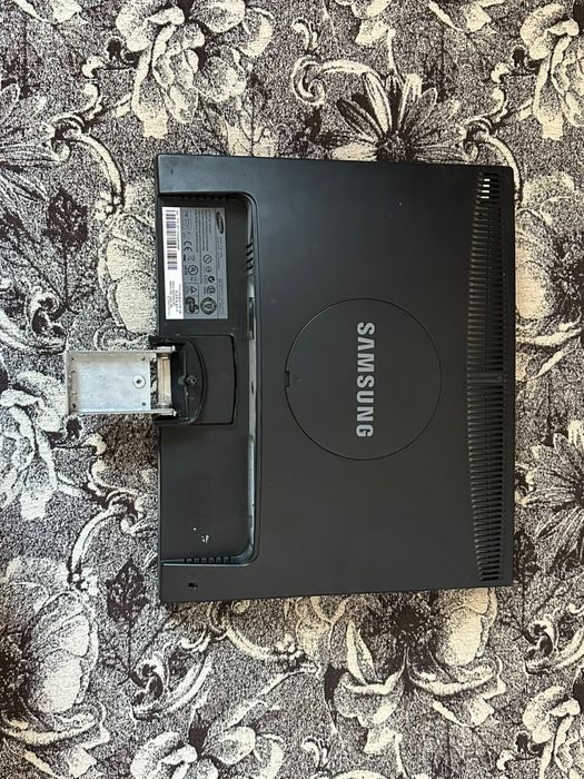 Монитор 17" Samsung SyncMaster 743N (без ножки, под кронштейн)