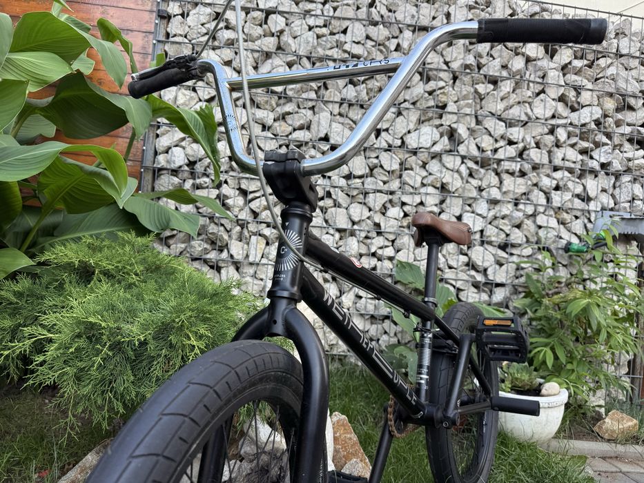 vând BMX WeThePeople freestyle