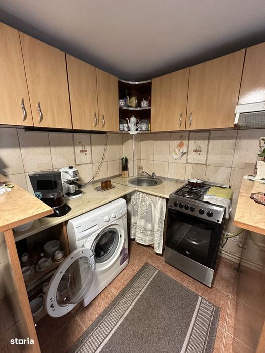 Casa P+2, 240 mp, 300 mp teren, zona Titulescu