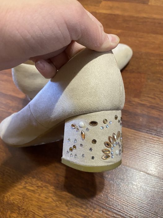 Туфли женские со стразами