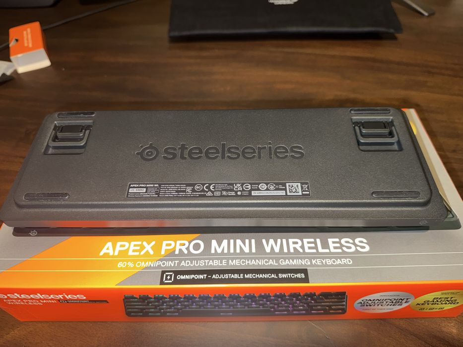 SteelSeries Apex Pro Mini Wireless  Hall Effect - stare foarte buna