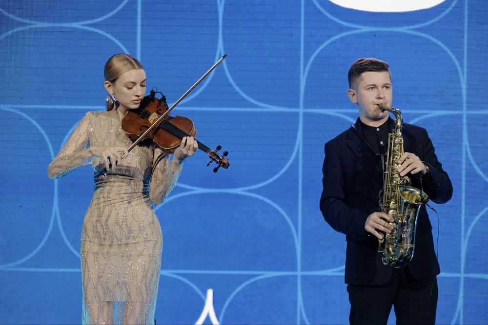 Дуэт скрипка и саксофон в Астане