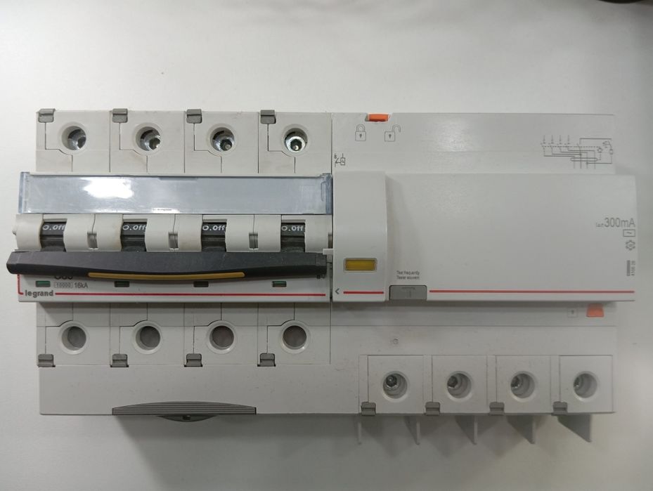 Дифавтоматы Legrand C80 / C32