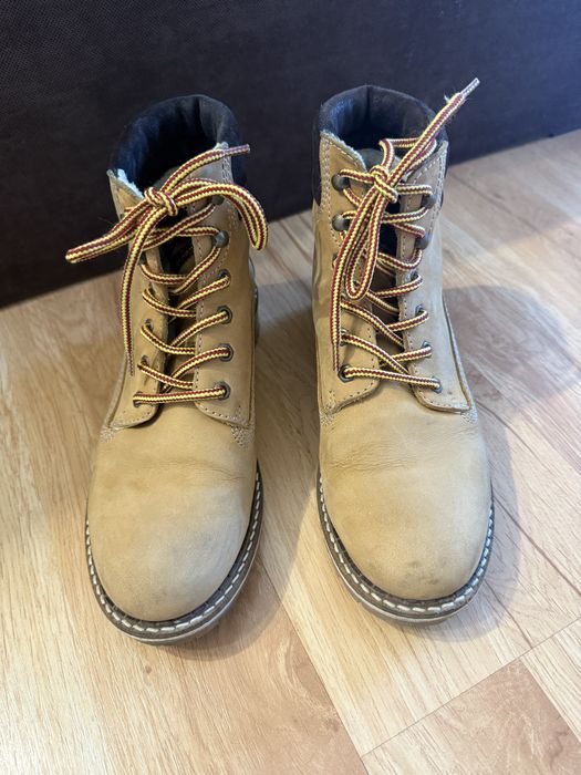 Tamaris дамски боти от набук