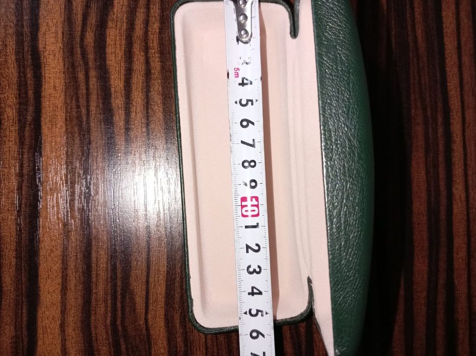 Продам  футляр для очков