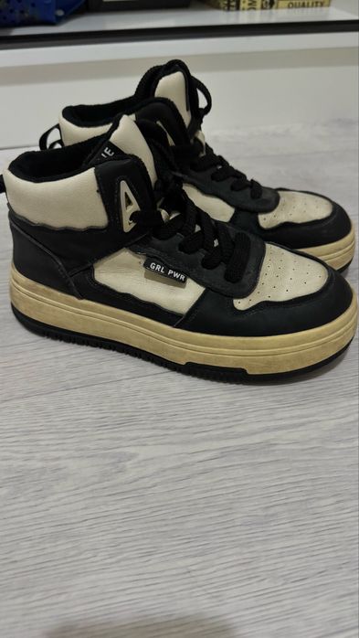 Кросовки для женщин