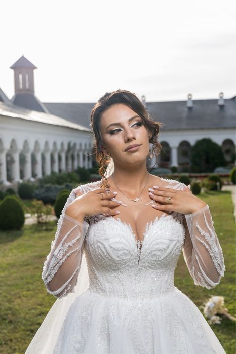 Vand rochie mireasa