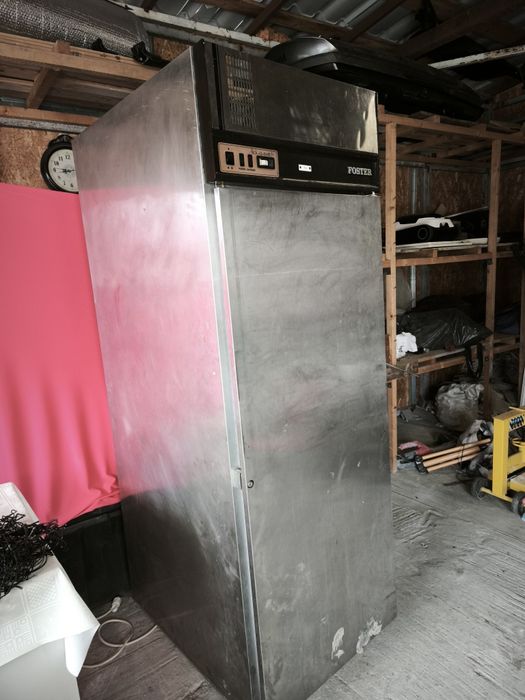 Vând de congelator italian profesional Foster in stare de functionare