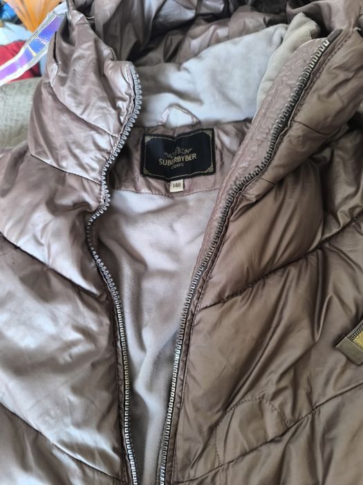 Продам куртку для девочки