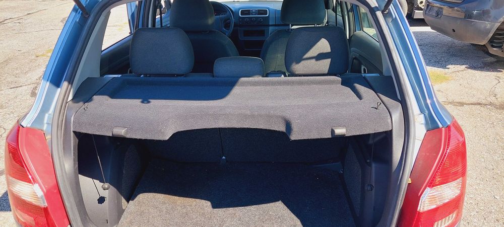 Skoda Fabia 1,2 i
2007, Бензин, Ръчни скорости, 70к.с. За части