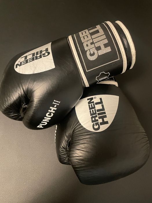 Черни боксови рькавици