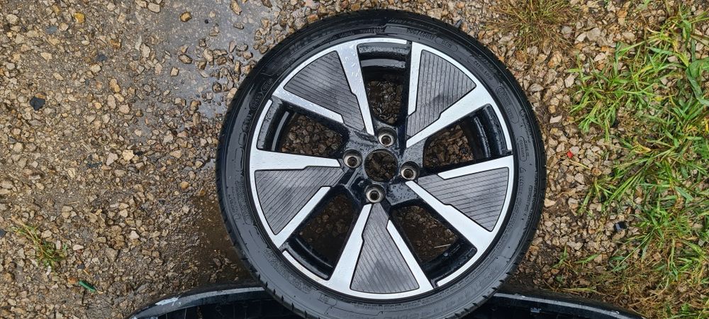 Peugeot e 208 -  Ds3 Citroen C3 17" джанта 17ки