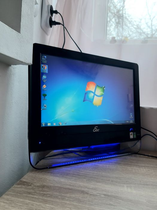 Vând Computer all in one.
