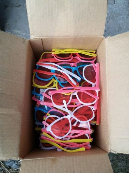 Очки пластмассовые