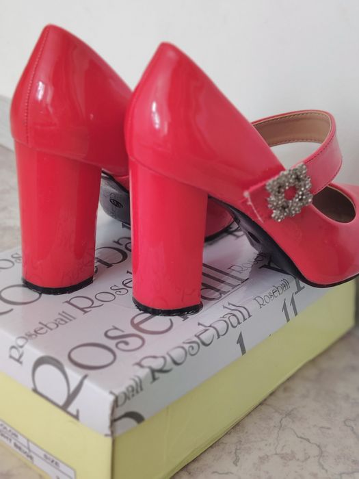 Женская Туфли новые