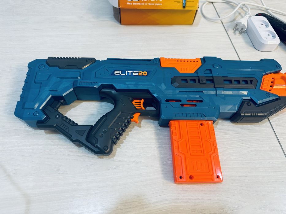 Игрушечный бластер «Elite20»