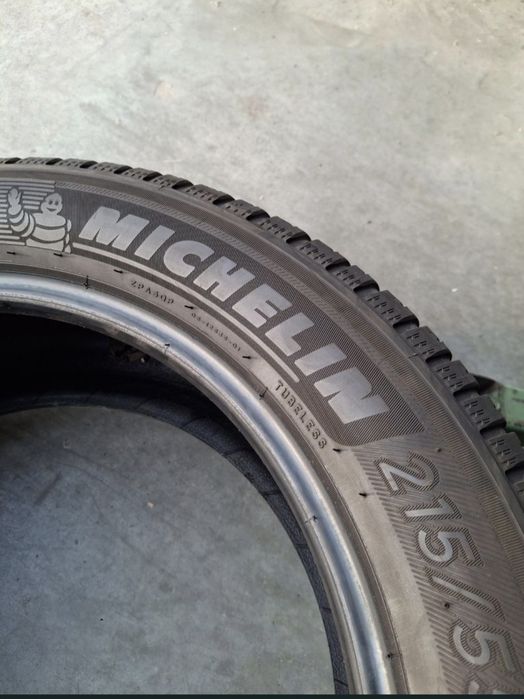 2 Anvelopele m+s 215 55 r17 Michelin