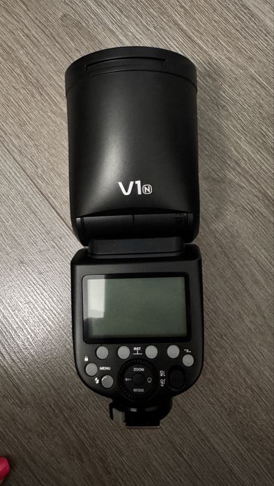 Flash/Blitz Godox V1N Blit TTL cu Cap Rotund pentru Nikon