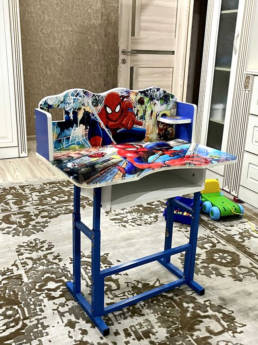 Детская парта со стулом