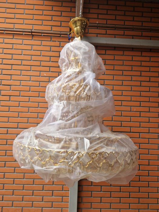 Продам люстры ресторанные 8 шт