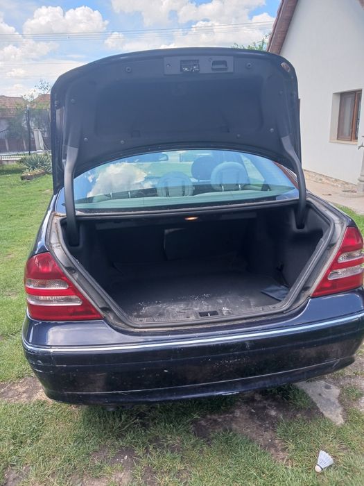 Vând Mercedes Benz