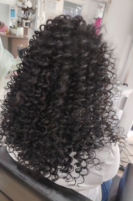 Ofer servicii de coafor