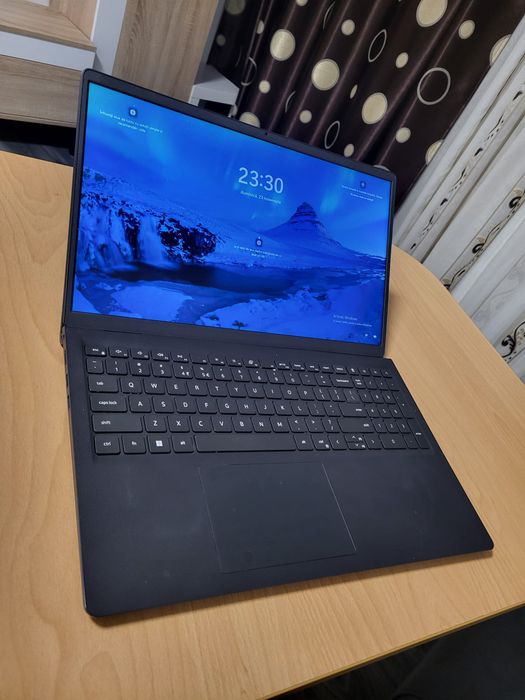Vand sau schimb Laptop cu telefon