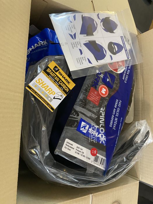 Casca moto shark carbon M