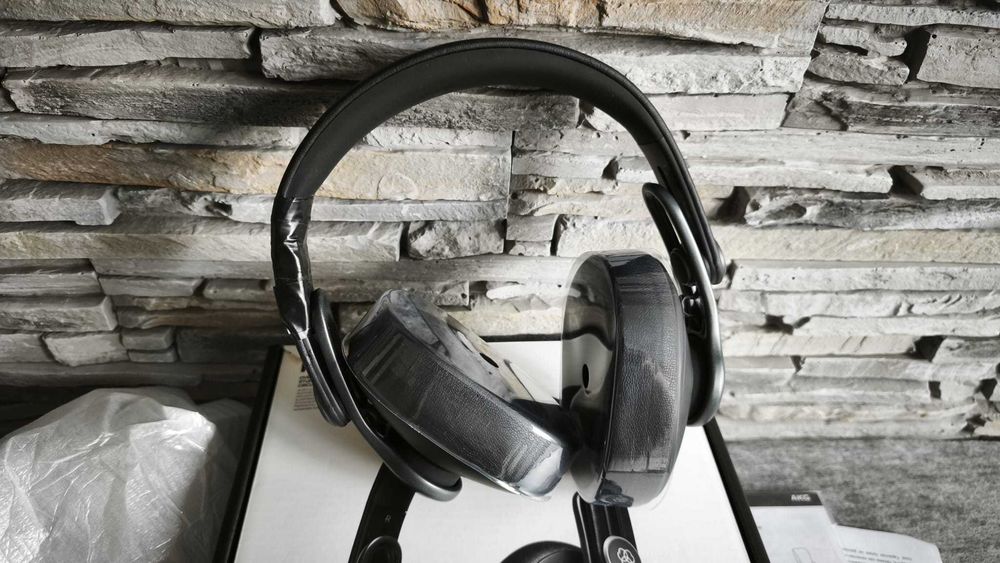 AKG K371 – Căști profesionale de studio - Titanium-Coated Drivers - B-Stock Thomann