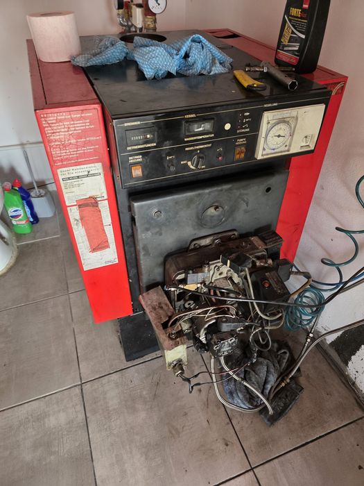 Centrala cu injectoare combustibil lichid