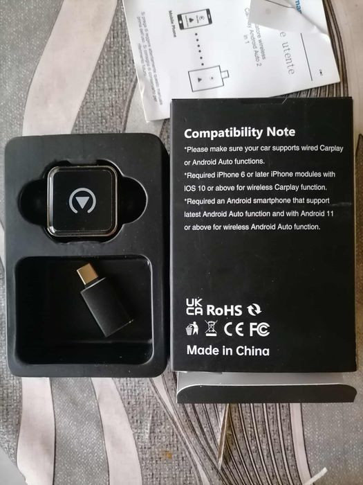 Безжичен адаптер за CarPlay и Android Auto