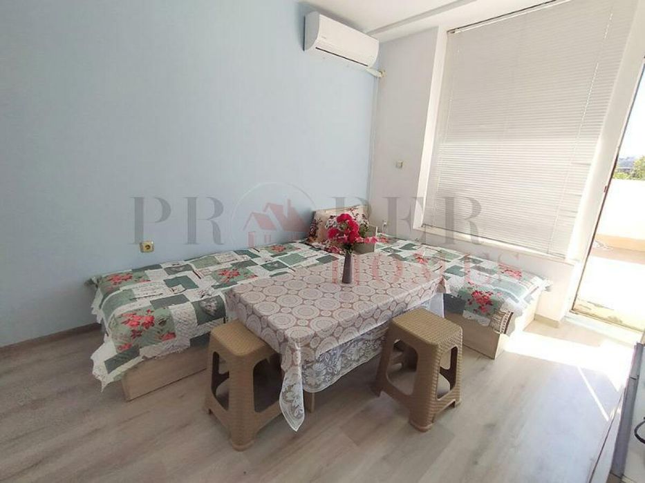 Дава се под наем Едностаен апартамент в Велико Търново, Бузлуджа - 60 кв.м за 193.8 € - Снимка #1