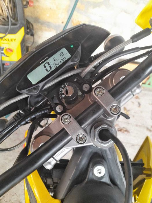 Vând motocicletă Enduro