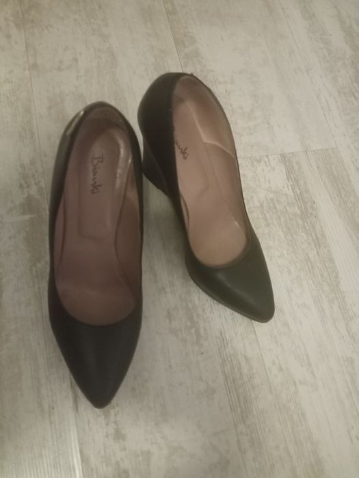 Steve Madden номер 38черни  ,обувки , маратонки ,сникарси ,еспадрили висок ток прозрачни