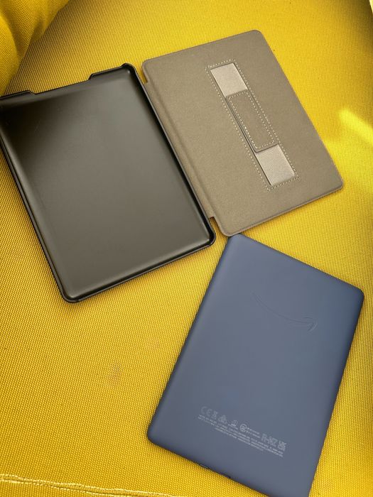 Kindle Paperwhite (11th generation) 13GB cu husa