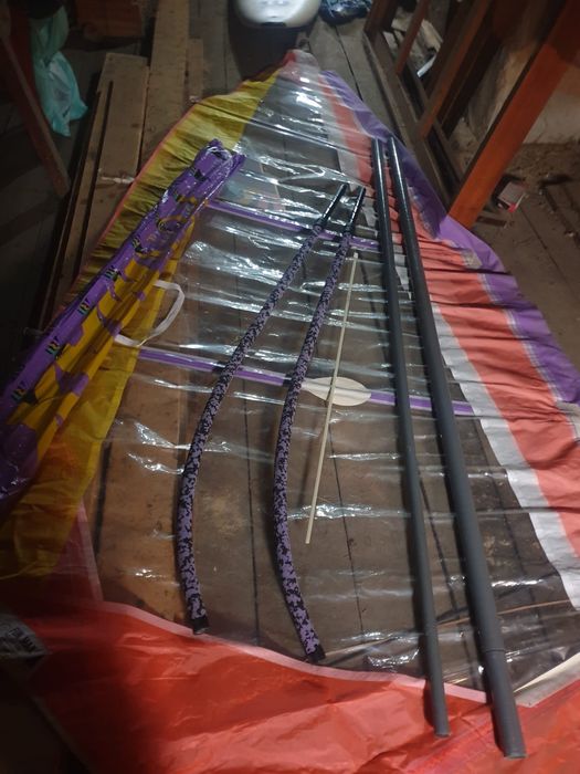 Placa windsurf cu vela nouă